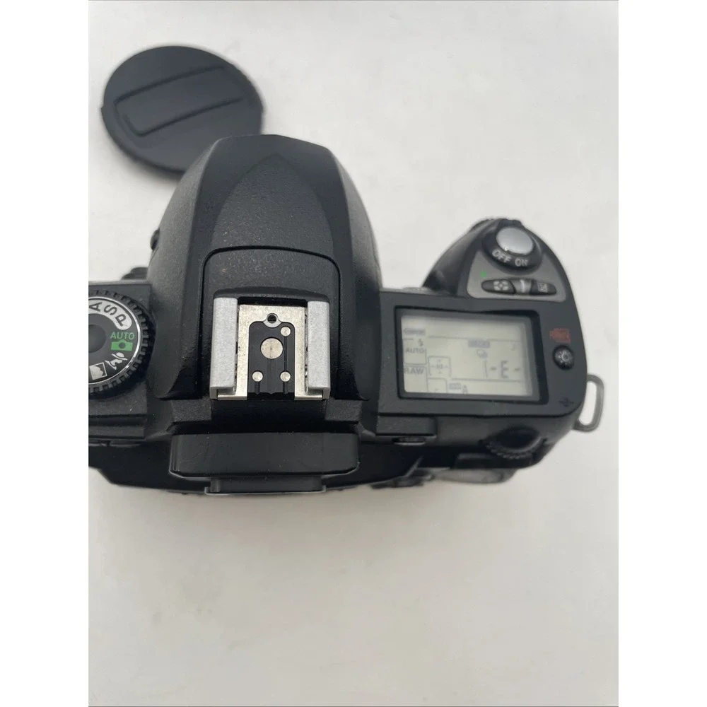 Nikon D70S 6MP Digital SLR Camera Body Only+Battery+Strap+Case TESTED
